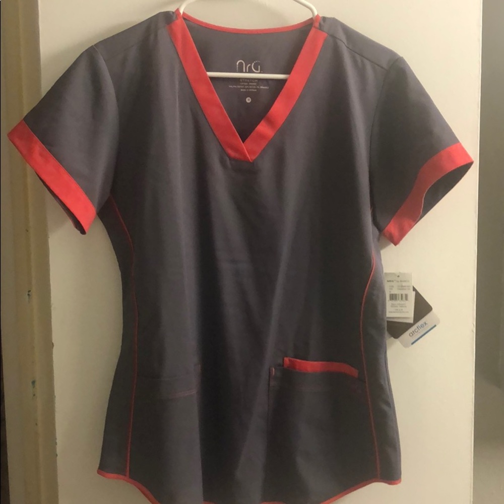 NrG scrub top (grey and dark pink)